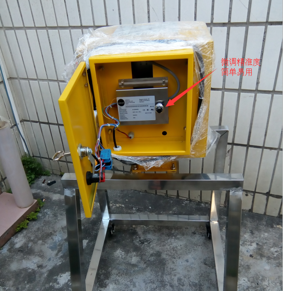 供應(yīng)梁興塑機(jī)輔機(jī)  塑料銅鋁檢測分離器 再生塑料雜質(zhì)金屬分離器 德國技術(shù)第四代金屬分離器 東莞廠家直銷保修二年 終身維護(hù)